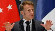 Emmanuel Macron a affirmé vendredi que la décision ou non de sanctionner la Russie si elle refuse un cessez-le-feu en Ukraine était un "test de crédibilité" pour les États-Unis de Donald Trump.