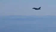 L'armée polonaise a annoncé lundi avoir fait décoller des avions de chasse en raison d'une attaque russe "intense" dans l'ouest de l'Ukraine.