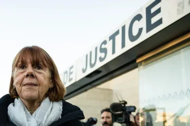 Sur le banc des parties civiles, Gisèle Pelicot était seule lundi.