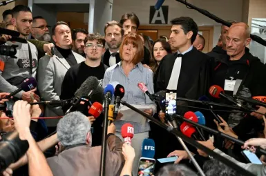 Après le verdict de la cour, Gisèle Pelicot a pris la parole face à la foule.