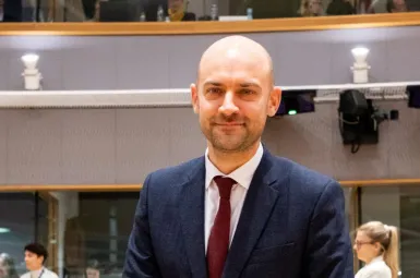 Quelque 700 dossiers de demande d'asile déposés par des Syriens sont suspendus en France, a indiqué le ministre français des Affaires étrangères.