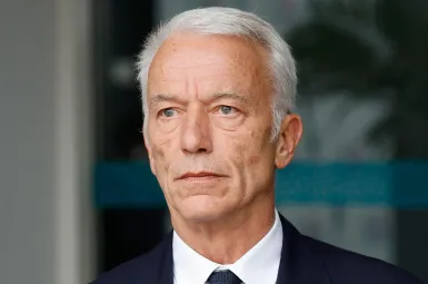 Bernard Arnault «a raison» de menacer de délocaliser, selon le président du Medef