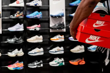 Nike, Adidas, Puma... Pourquoi les prix des baskets de ces géants du secteur pourraient s'envoler ?