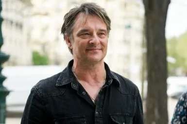 David Hallyday revient à la télévision avec une série signée Josée Dayan.