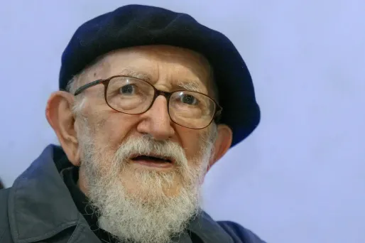 Longtemps figure iconique de la défense des démunis, Henri Grouès, de son vrai nom, était visé fin janvier par 33 accusations de violences sexuelles.