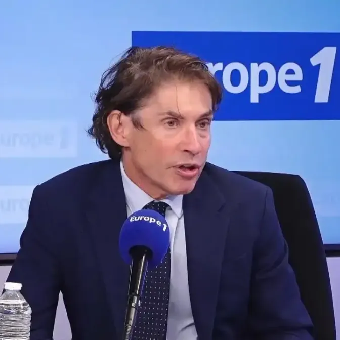 Pascal Praud et vous - «Jean-Luc Mélenchon est devenu un antisémite sincère et actif», lance Arno Klarsfeld