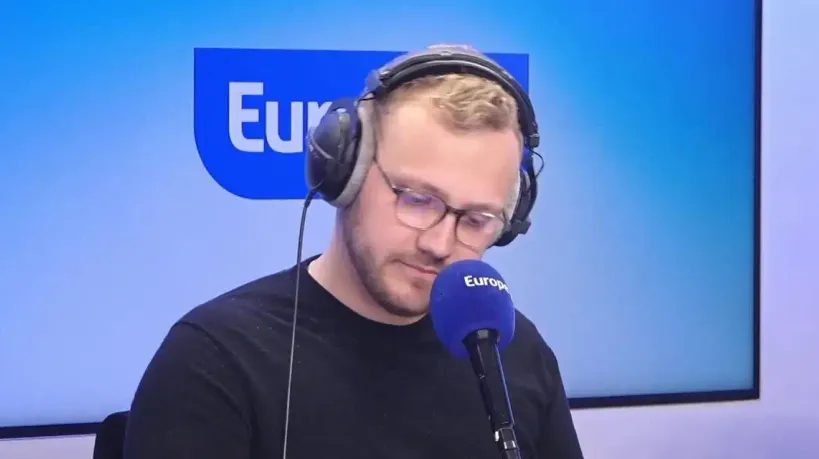 «Emmanuel Macron, depuis le début, est entouré de tocards» : le zapping d’Europe 1