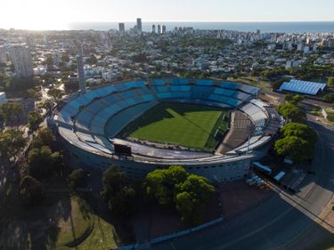 Le Centenario, en Uruguay.